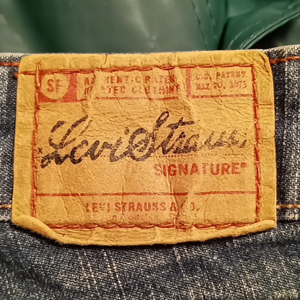 Misses 8 medium blue jeans